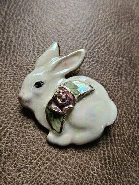 Vintage Porcelain Bunny Rabbit Brooch Pin – Iridescent Lusterware with Pink Rose